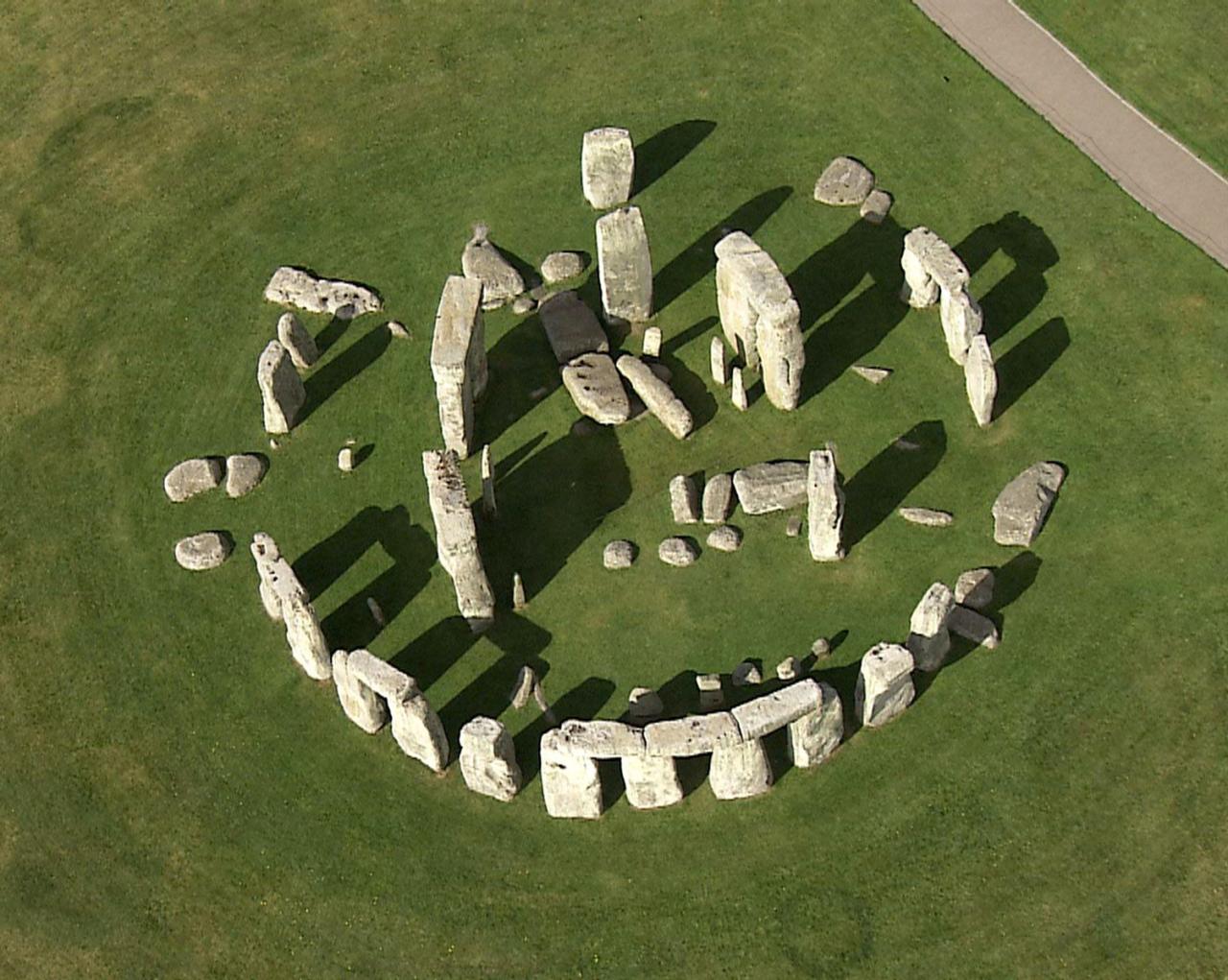 Is Stonehenge A Wonder Of The World - BaileaAnnicia