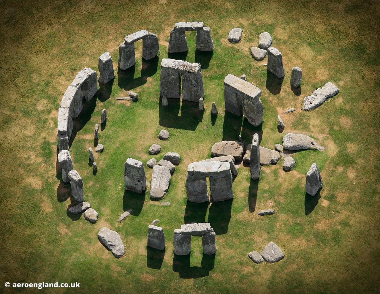 DNA sheds light on origin of Stonehenge builders